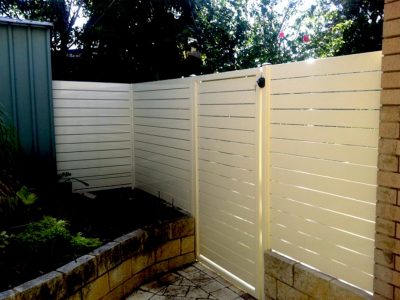 Cream-Aluminium-Horizontal-Slat-Fencing-Perth-WA-1024x768