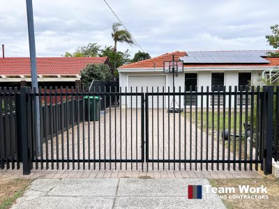 Blade double gate fencing